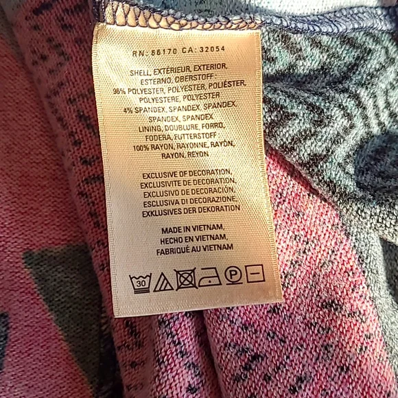 Colorful Geometric Patterned Skirt - Picture 10 of 11